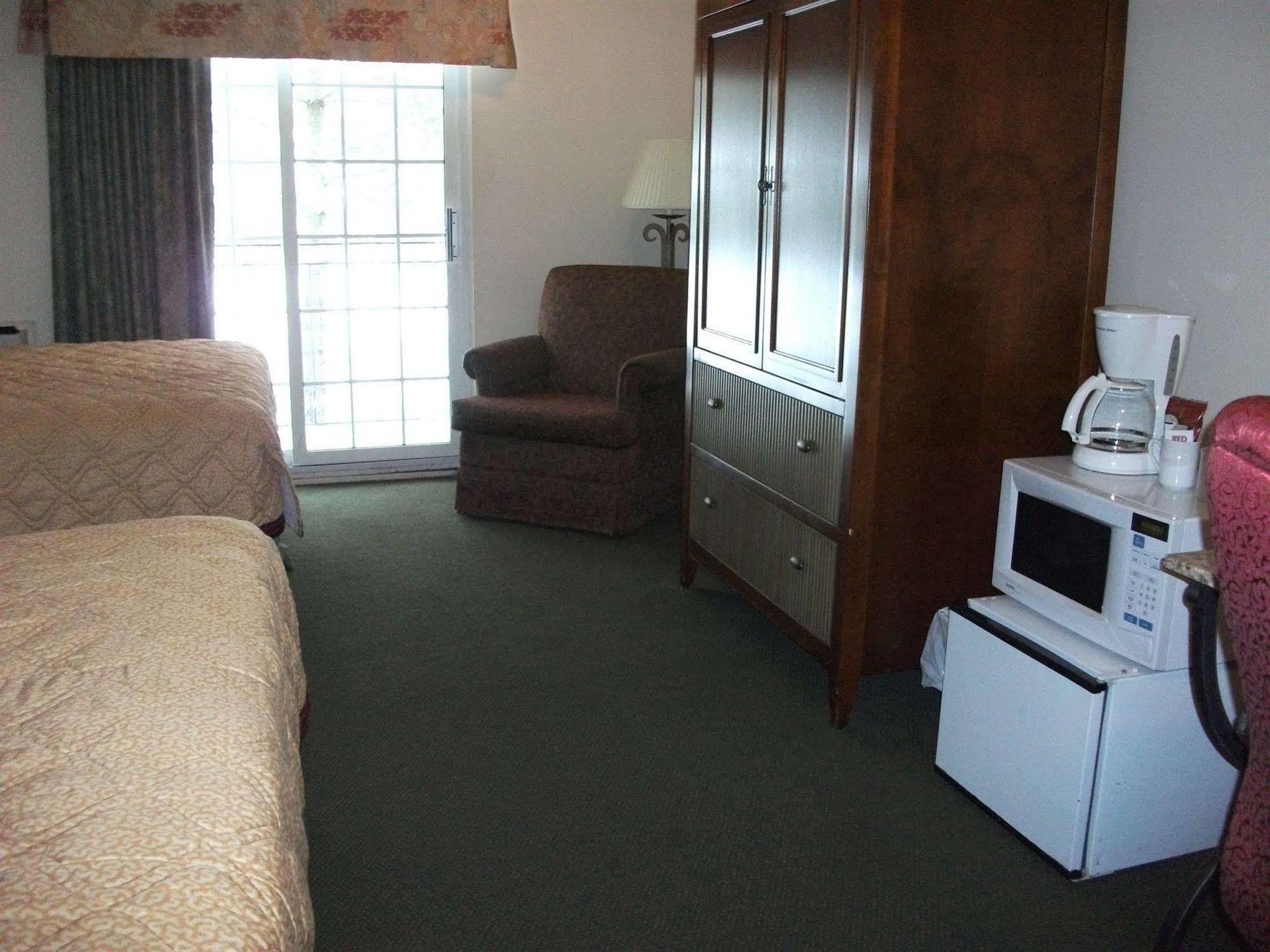 Travelodge By Wyndham Wasaga Beach Zewnętrze zdjęcie
