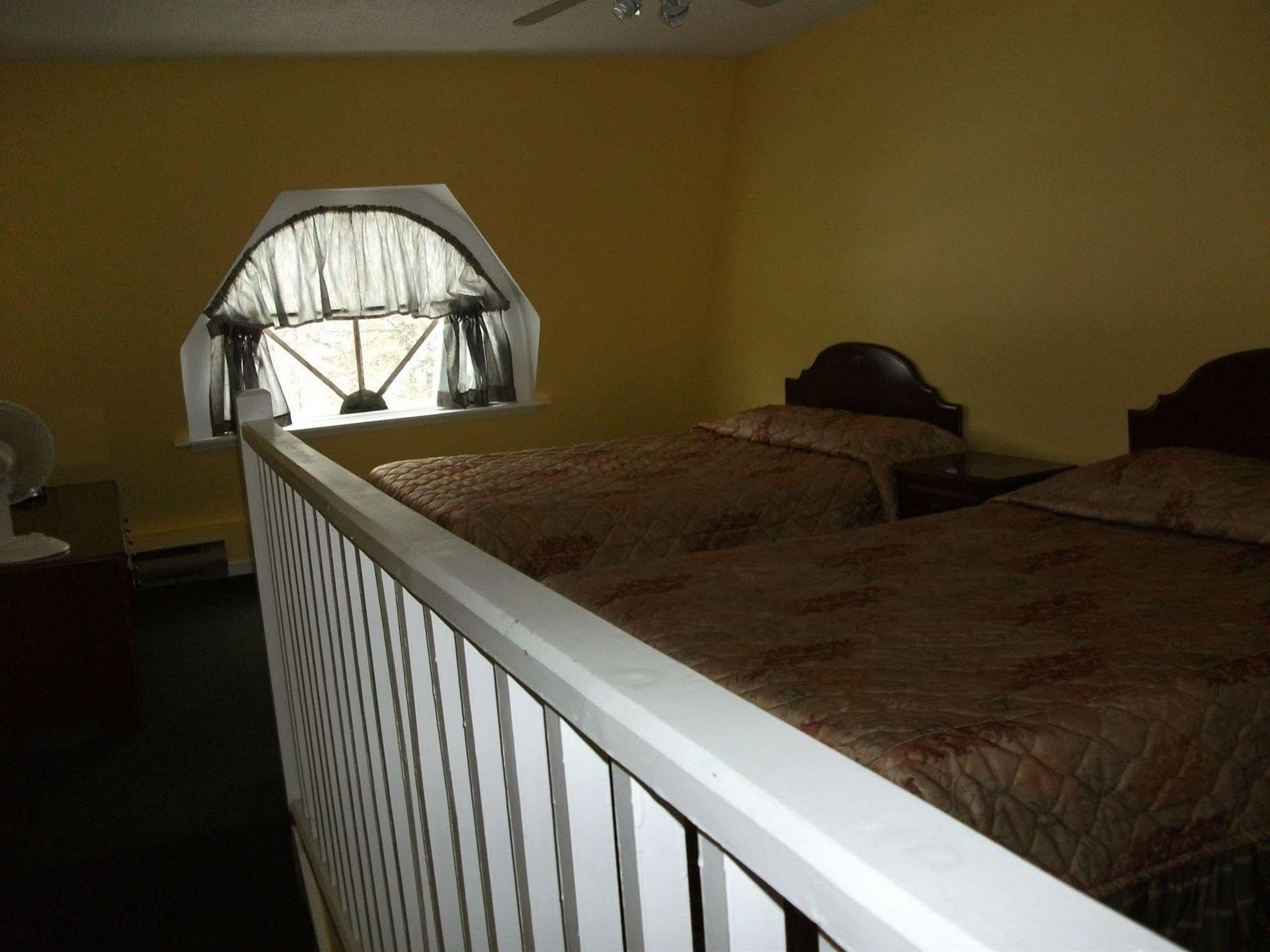 Travelodge By Wyndham Wasaga Beach Zewnętrze zdjęcie