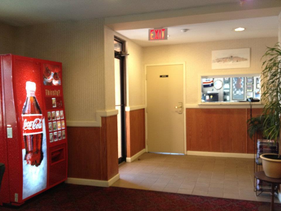 Travelodge By Wyndham Wasaga Beach Zewnętrze zdjęcie